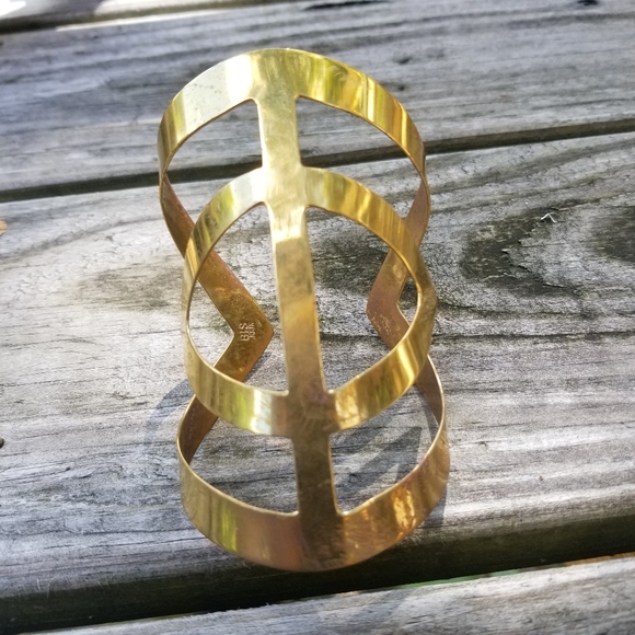 Aztec solid brass cuff bracelet - Picture 4 of 4